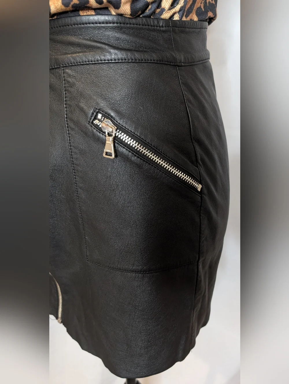 Express Black Moto Mini Skirt Front Zip Silver Hardware Size 2